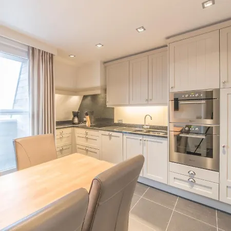 Queen Mary 503 With Terrace By Interhome *