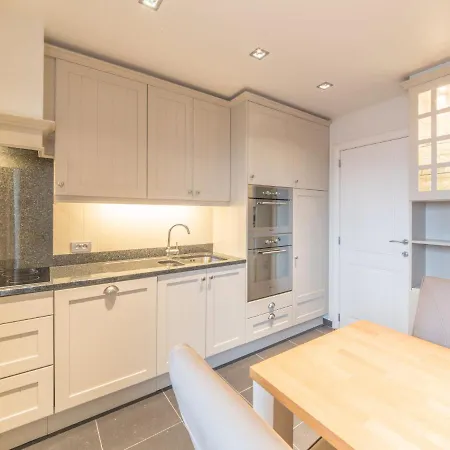 Queen Mary 503 With Terrace By Interhome *