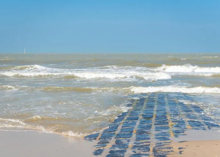 Queen Mary 503 With Terrace By Interhome